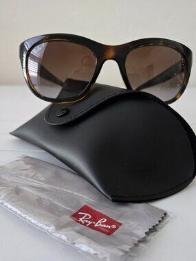 Ray-Ban RB4216 Sunglasses